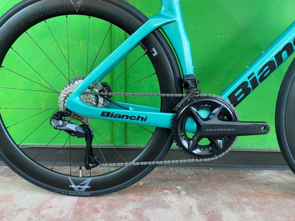 Bianchi Oltre Comp Ultegra Di2 con Manubrio Oltre Rc Monoscocca